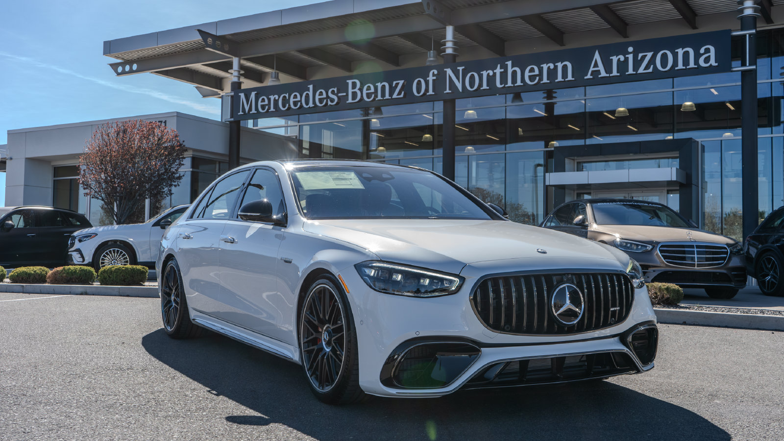 2026 Mercedes-Benz S-Class S 63 E AMG® — foto 1 de 36
