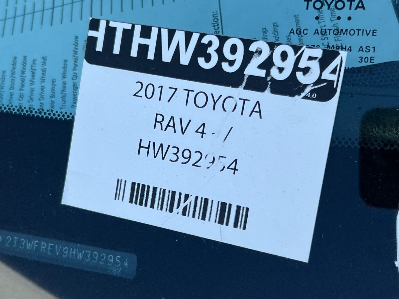 2017 Toyota RAV4 XLE — full photo 3 of 3