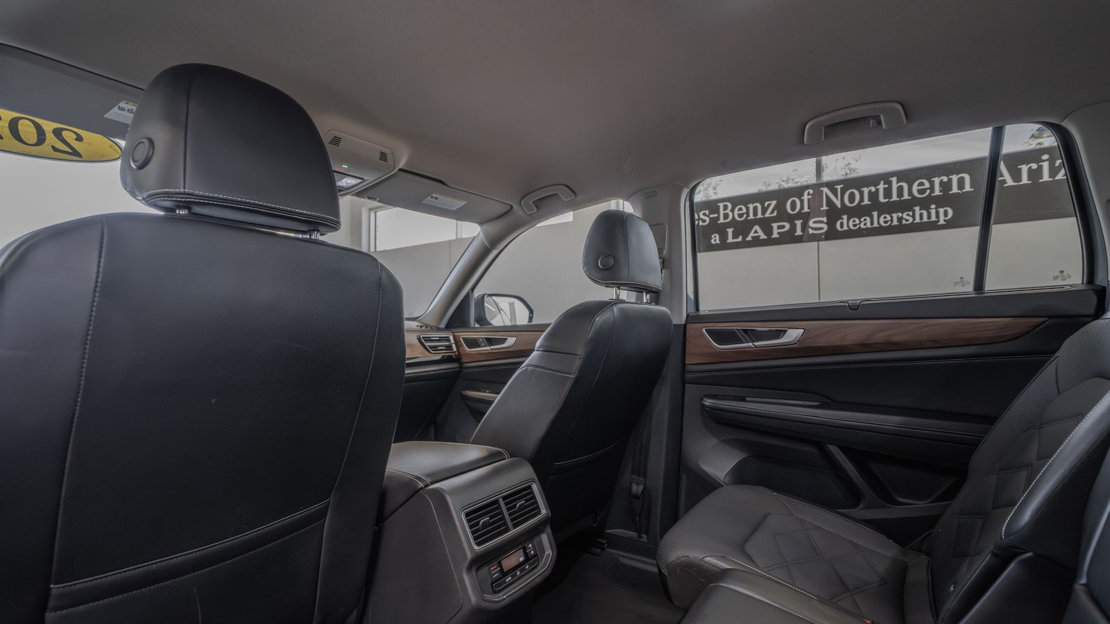 2024 Volkswagen Atlas 2.0T SE w/Technology — foto completa 26 de 35