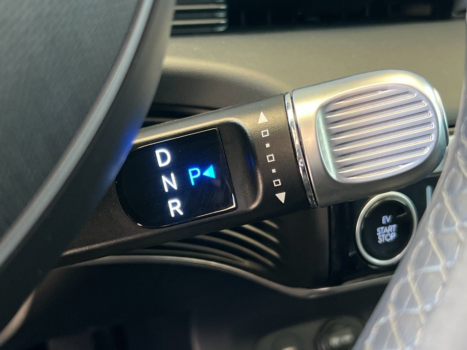 2024 Hyundai IONIQ 5 SE — full photo 22 of 29