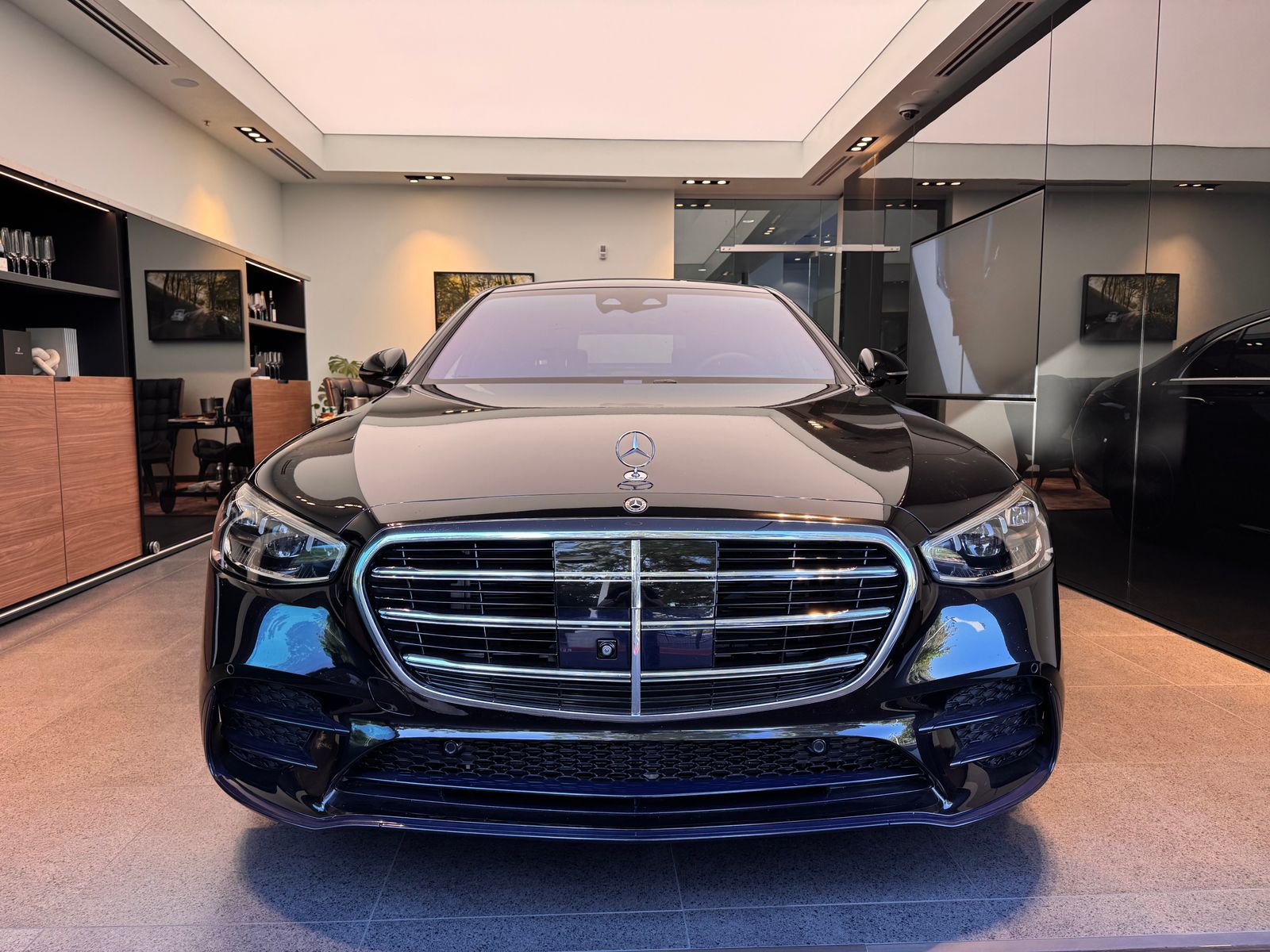 2022 Mercedes-Benz S-Class S 500 — full photo 2 of 9