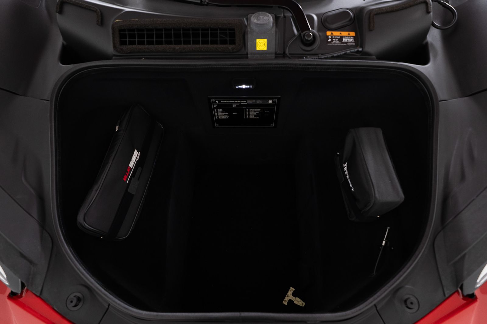 2025 Ferrari 296 GTS — foto completa 34 de 43