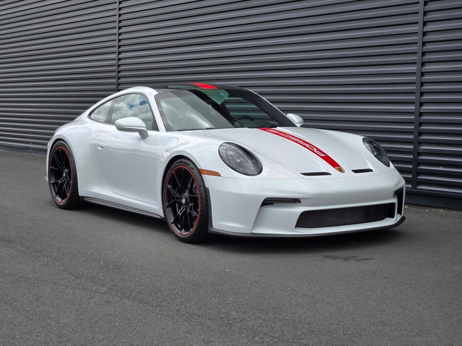 2022 Porsche 911 GT3 — full photo 9 of 27