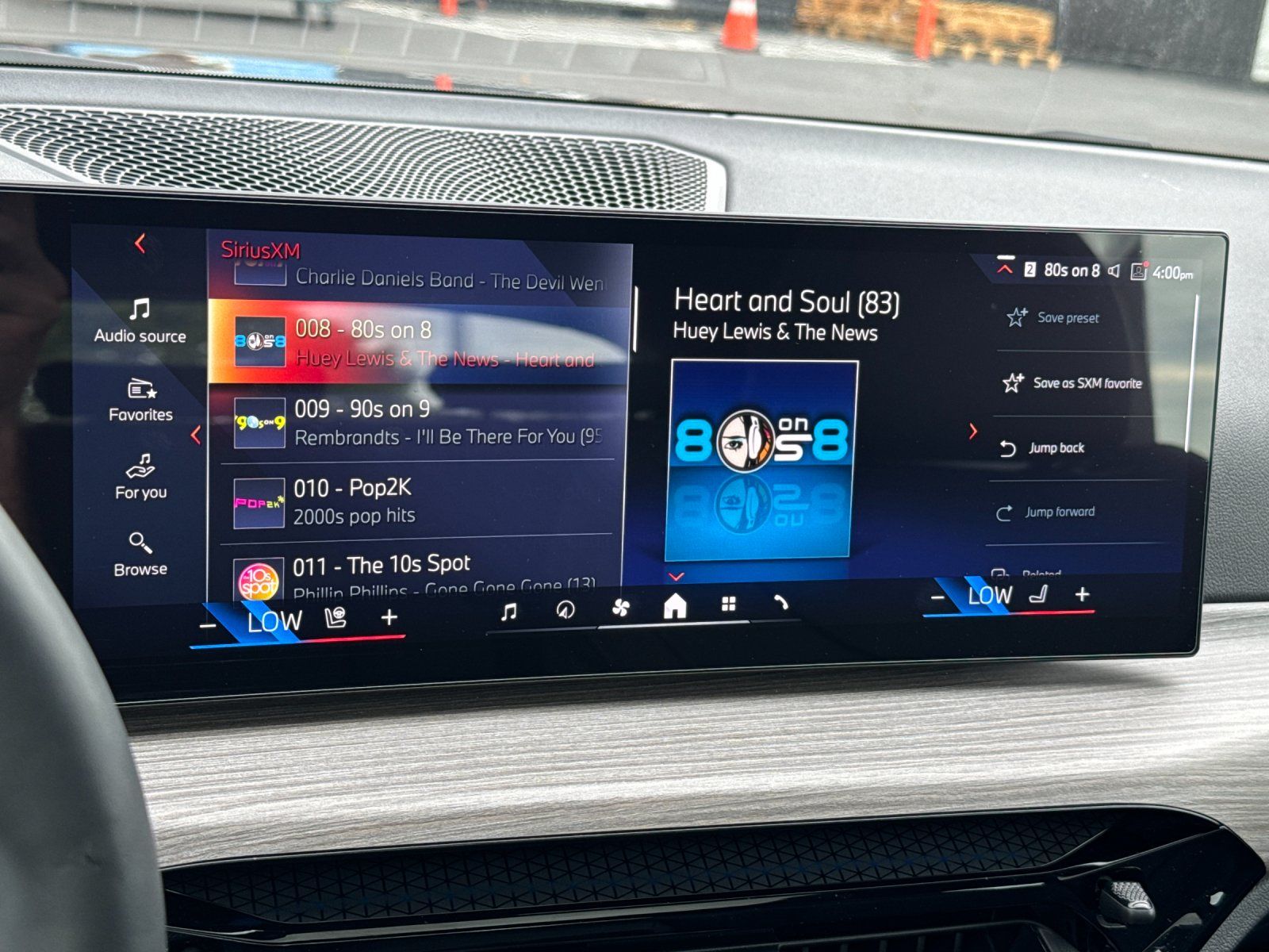 2025 BMW i4 eDrive40 — full photo 16 of 28