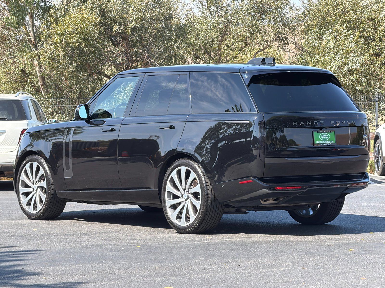 2023 Land Rover Range Rover SE — full photo 3 of 29