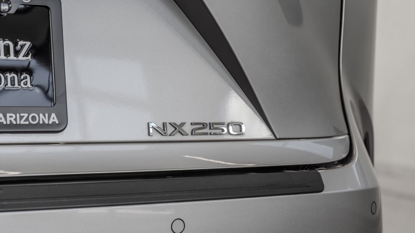 2025 Lexus NX 250 Premium — foto completa 22 de 33