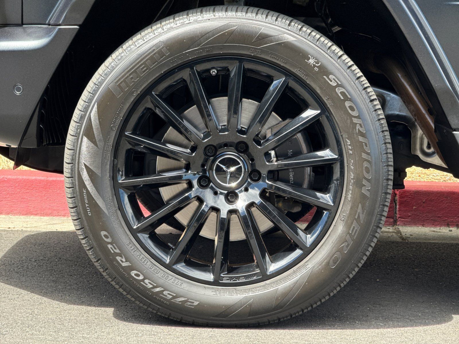 2022 Mercedes-Benz G-Class G 550 — foto completa 27 de 31