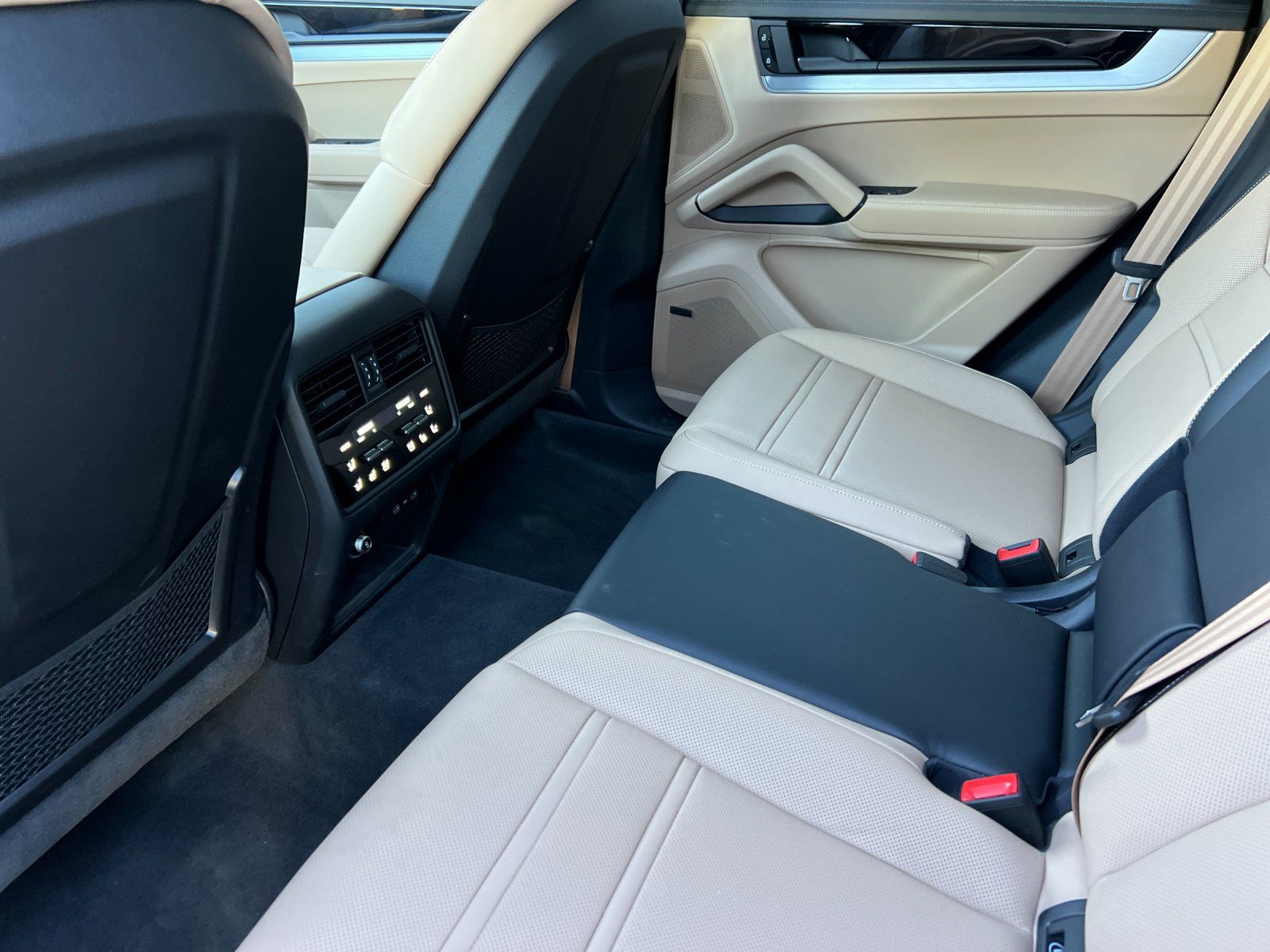 2026 Porsche Cayenne GTS — foto completa 14 de 30