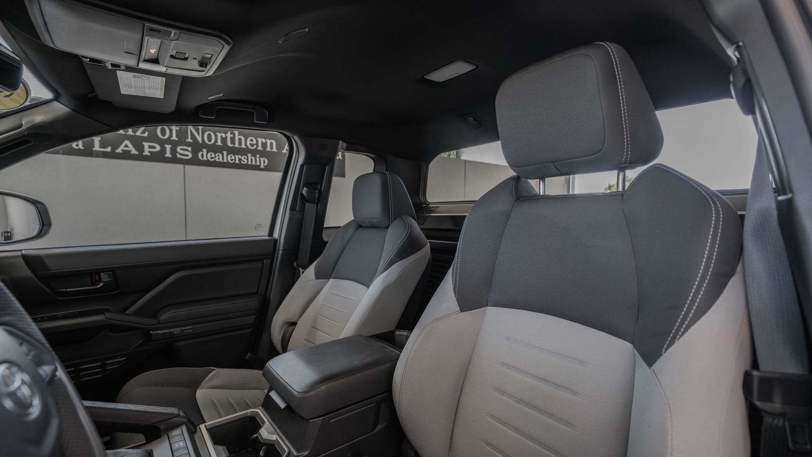 2025 Toyota Tacoma PreRunner — foto completa 24 de 29