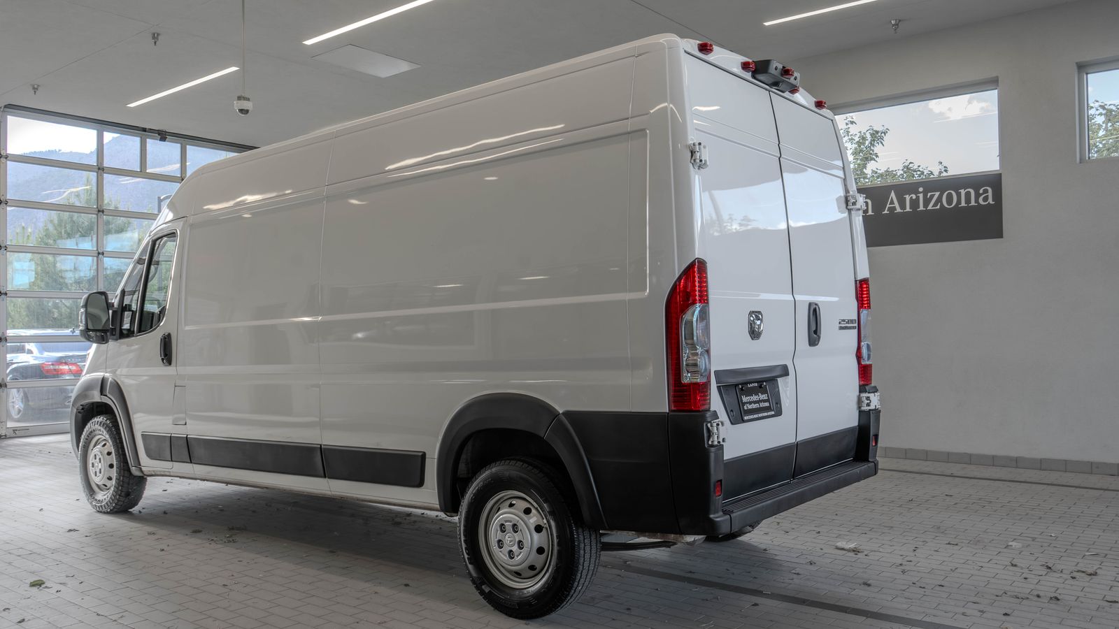 2025 Ram ProMaster 2500 High Roof — foto completa 13 de 34