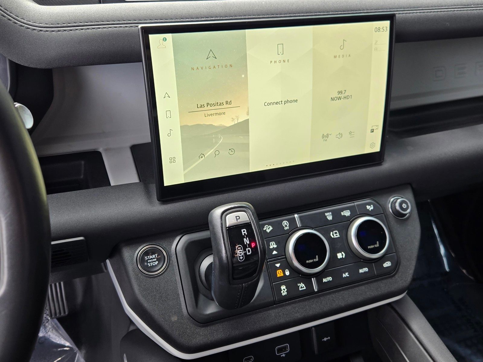 2023 Land Rover Defender 130 SE — foto completa 21 de 45