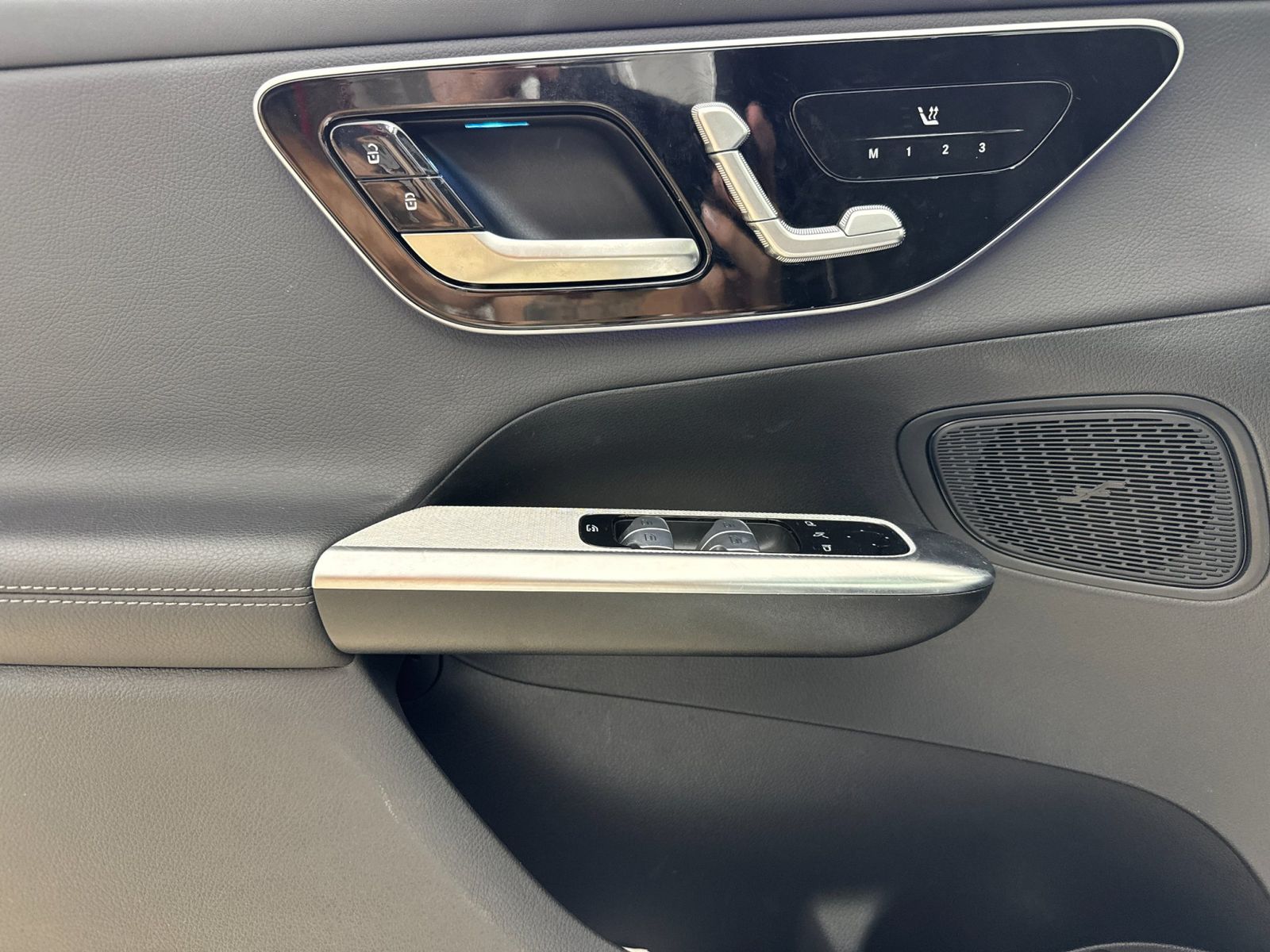 2025 Mercedes-Benz GLC GLC 43 AMG® — full photo 12 of 28