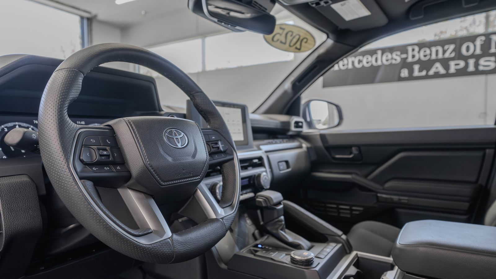 2025 Toyota Tacoma PreRunner — foto completa 7 de 29