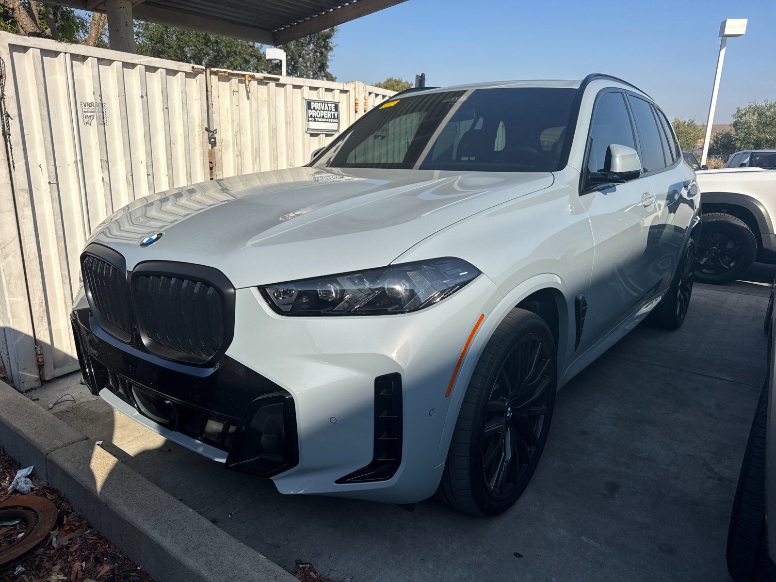2024 BMW X5 xDrive40i — full photo 2 of 3