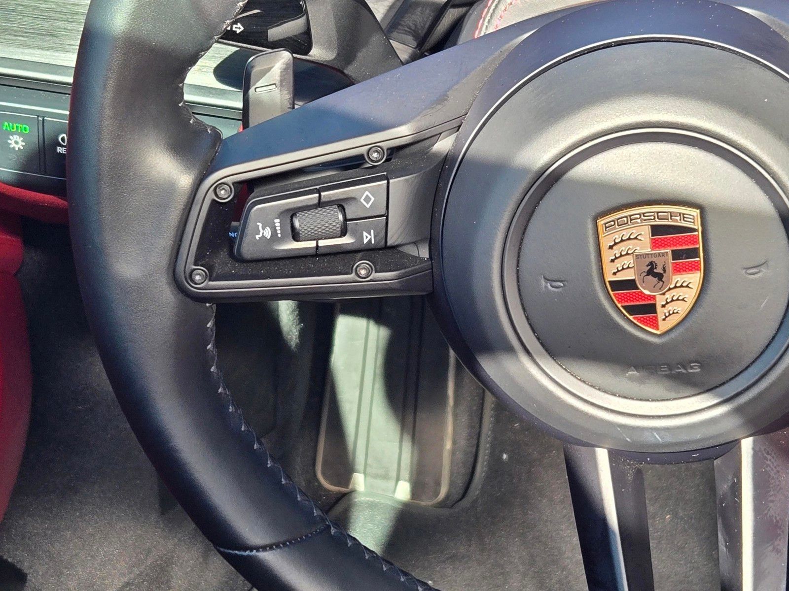 2025 Porsche 911 Carrera 4 GTS — foto completa 17 de 27