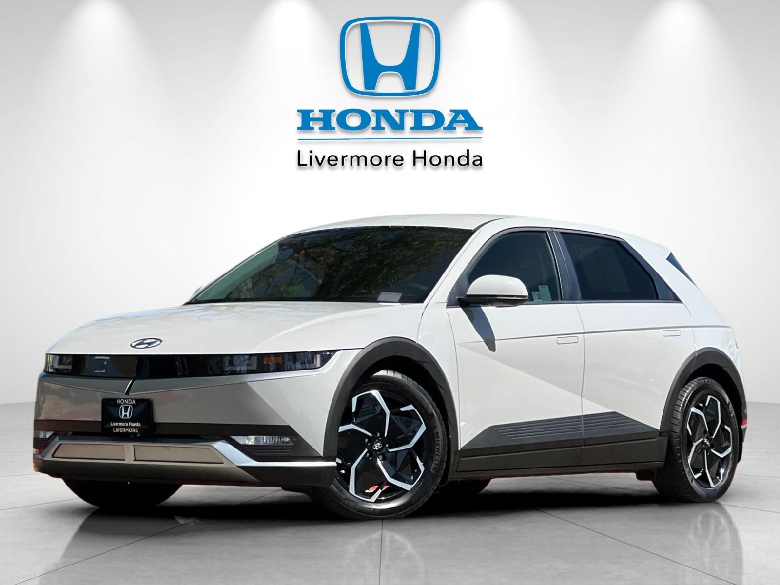 2024 Hyundai IONIQ 5 SE — full photo 2 of 29
