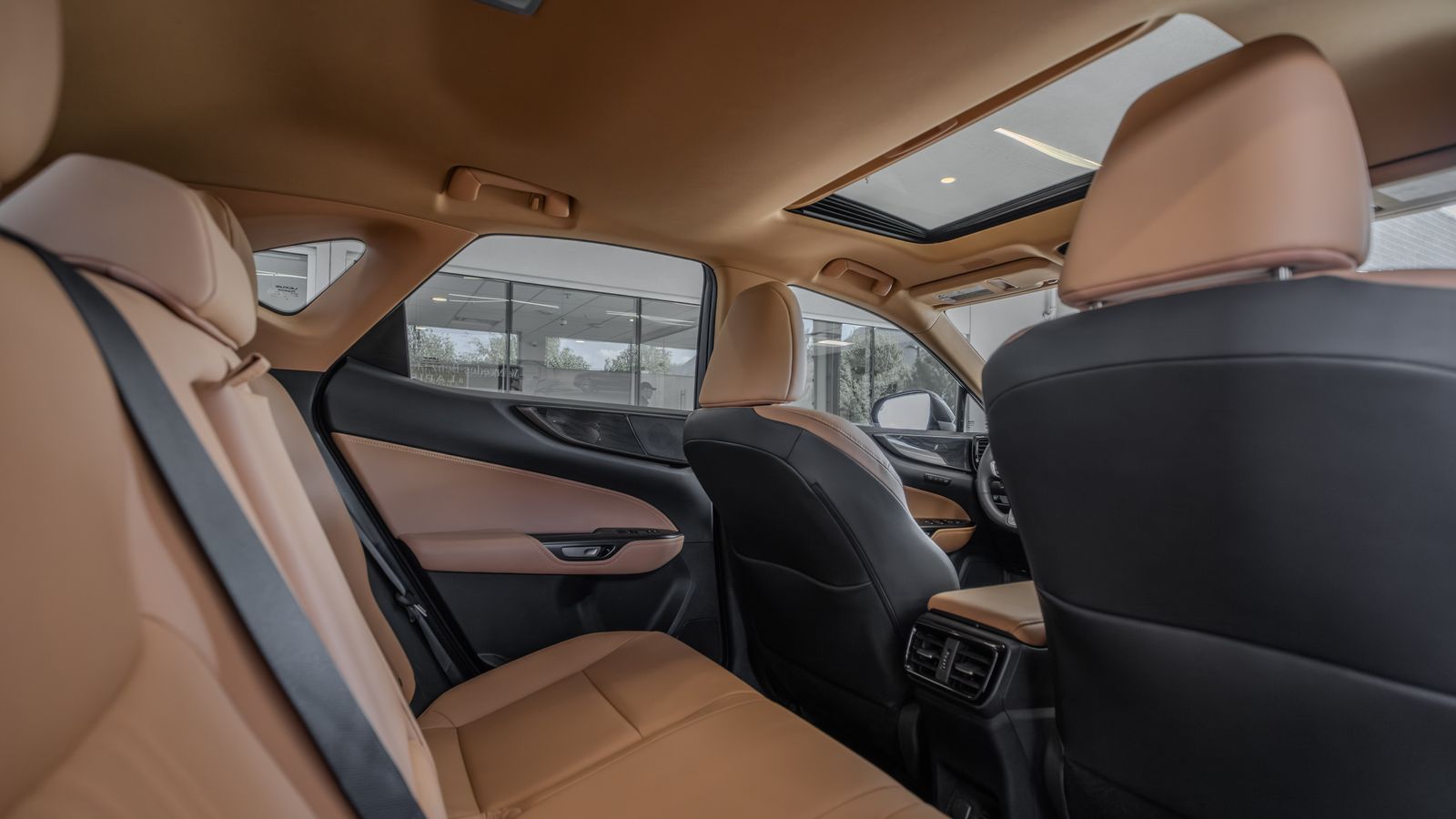 2025 Lexus NX 250 Premium — foto completa 26 de 33