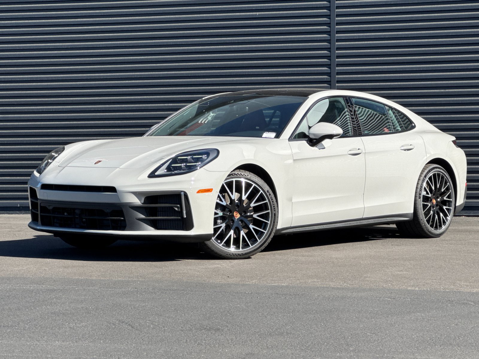 2026 Porsche Panamera 4 — foto 1 de 28