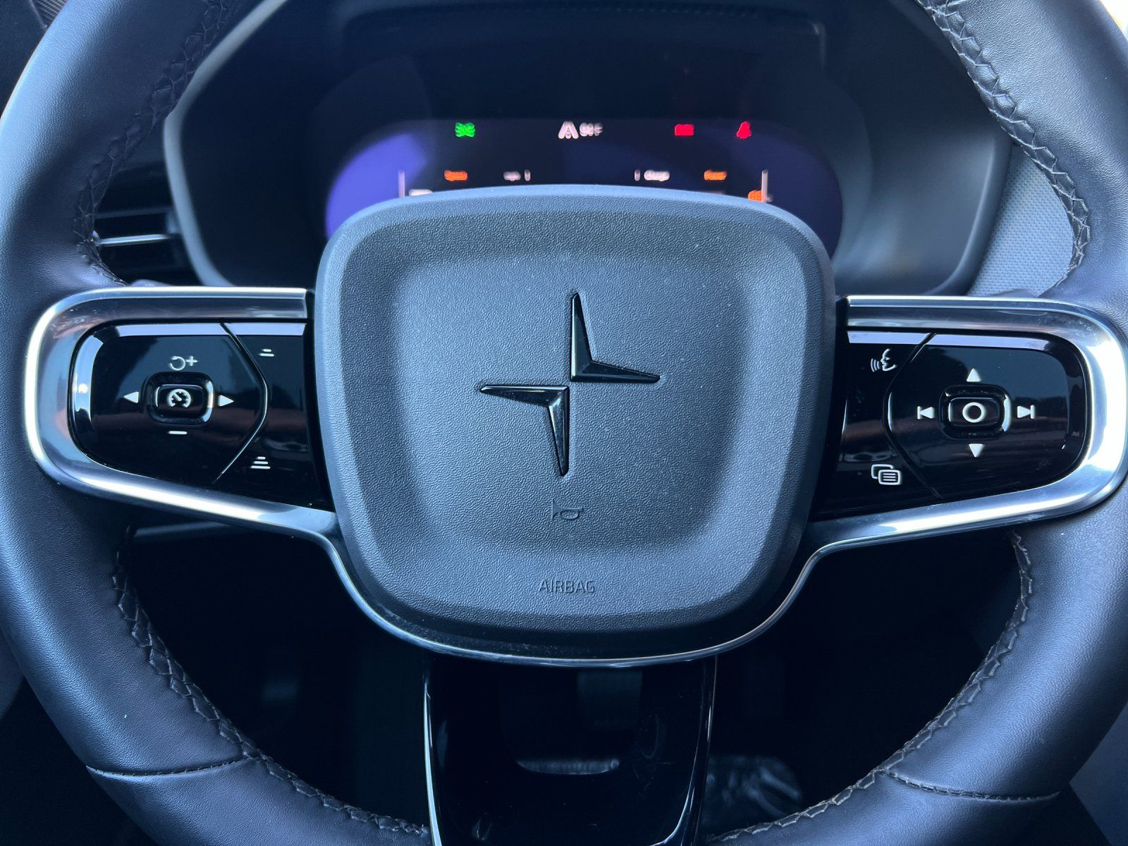 2022 Polestar 2 Long Range Dual Motor — foto completa 23 de 29
