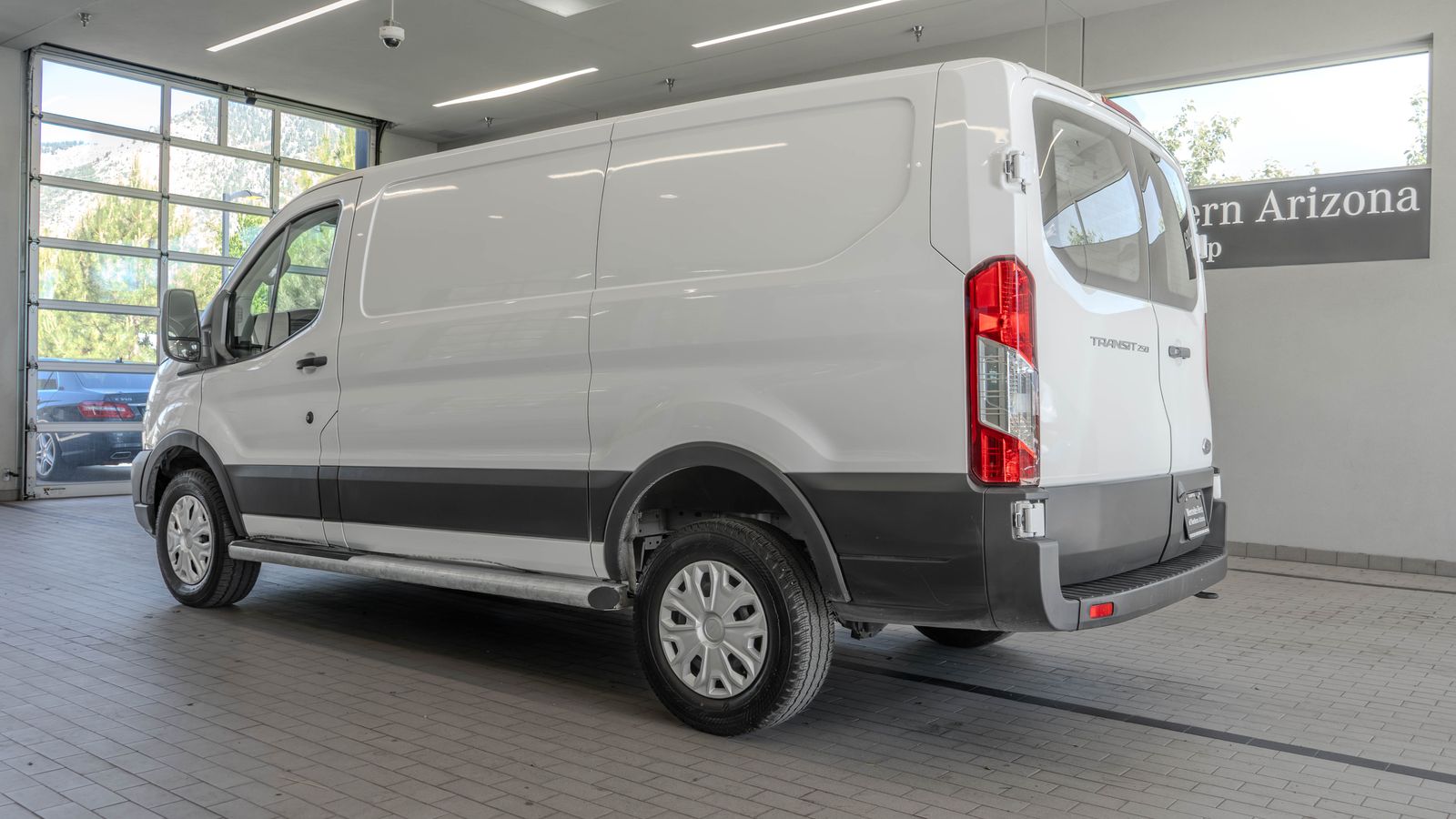 2025 Ford Transit-250 Base — foto completa 12 de 31