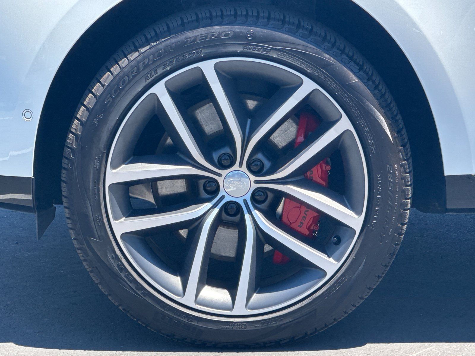 2025 Land Rover Range Rover SE — full photo 26 of 30