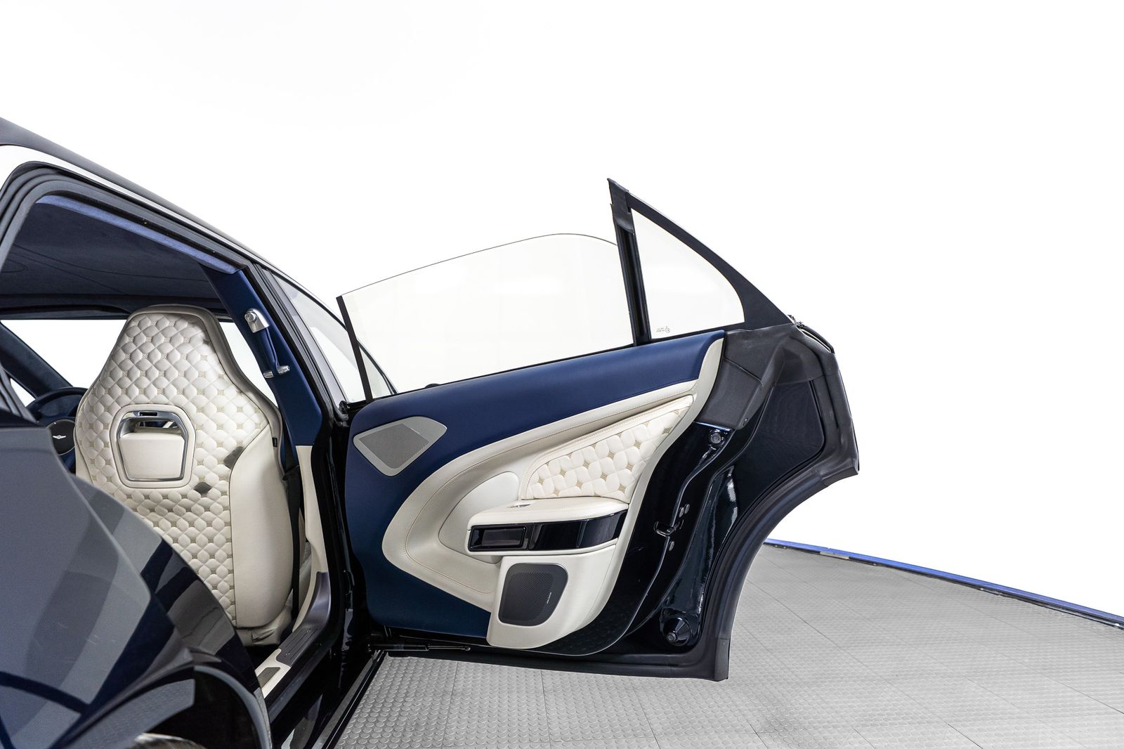 2018 Aston Martin Lagonda Taraf — foto completa 15 de 62