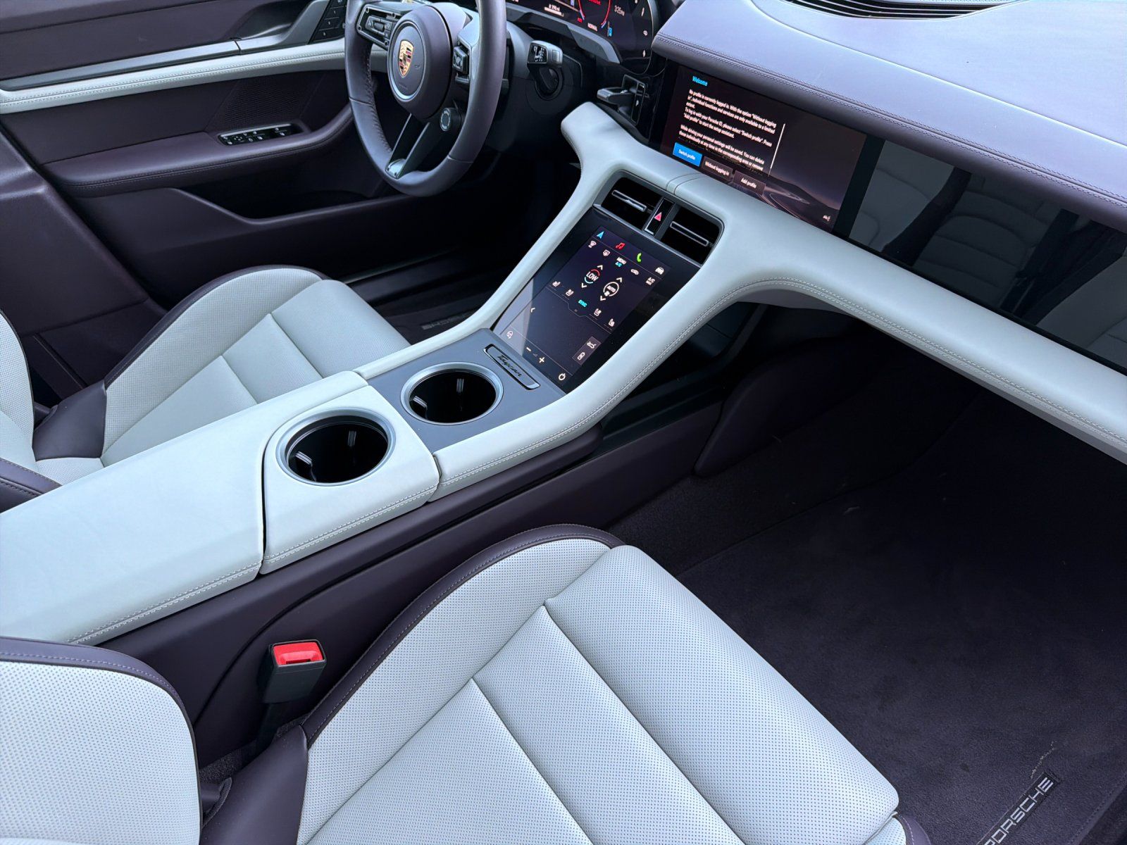 2026 Porsche Taycan Base — foto completa 15 de 28