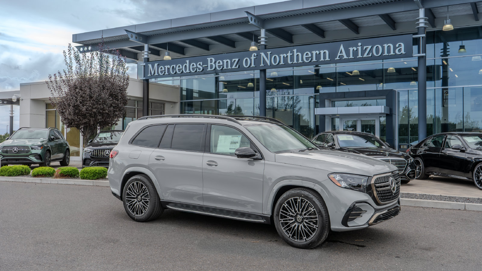 2027 Mercedes-Benz GLS GLS 450 — photo 1 of 38