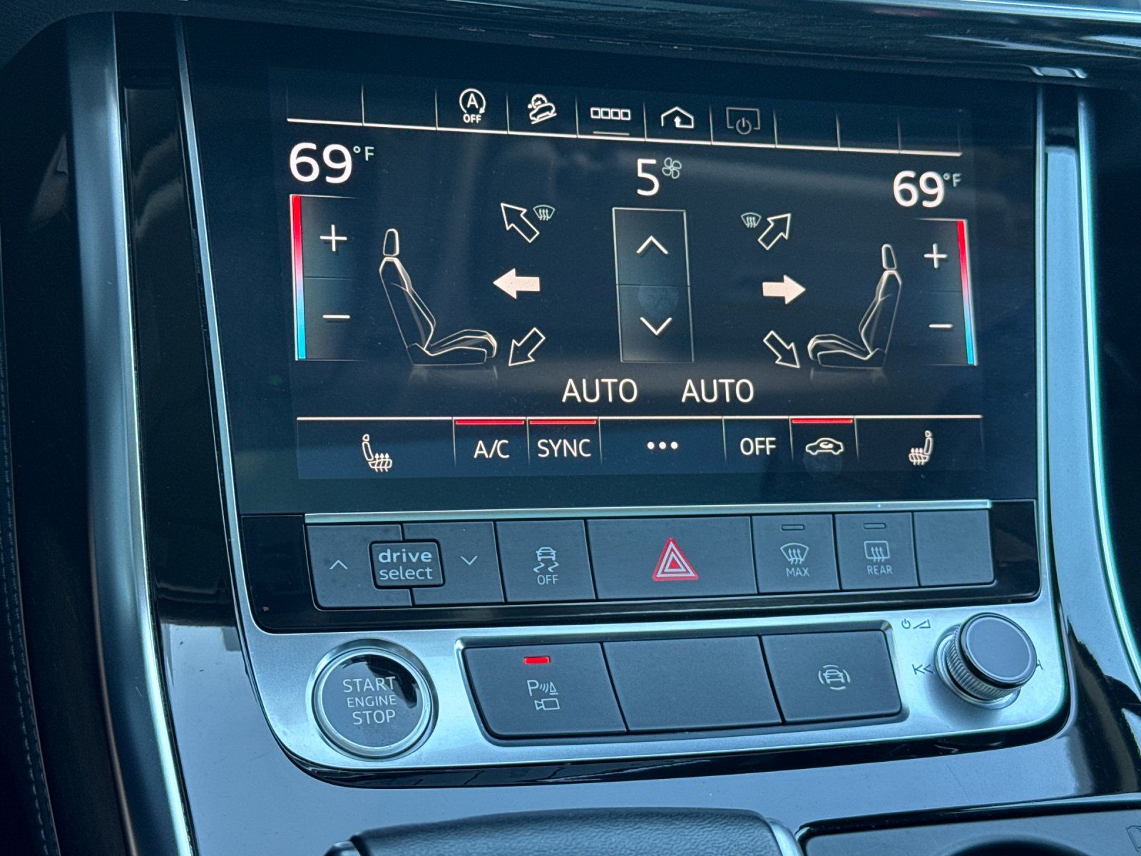 2023 Audi Q7 45 Premium Plus — full photo 21 of 29