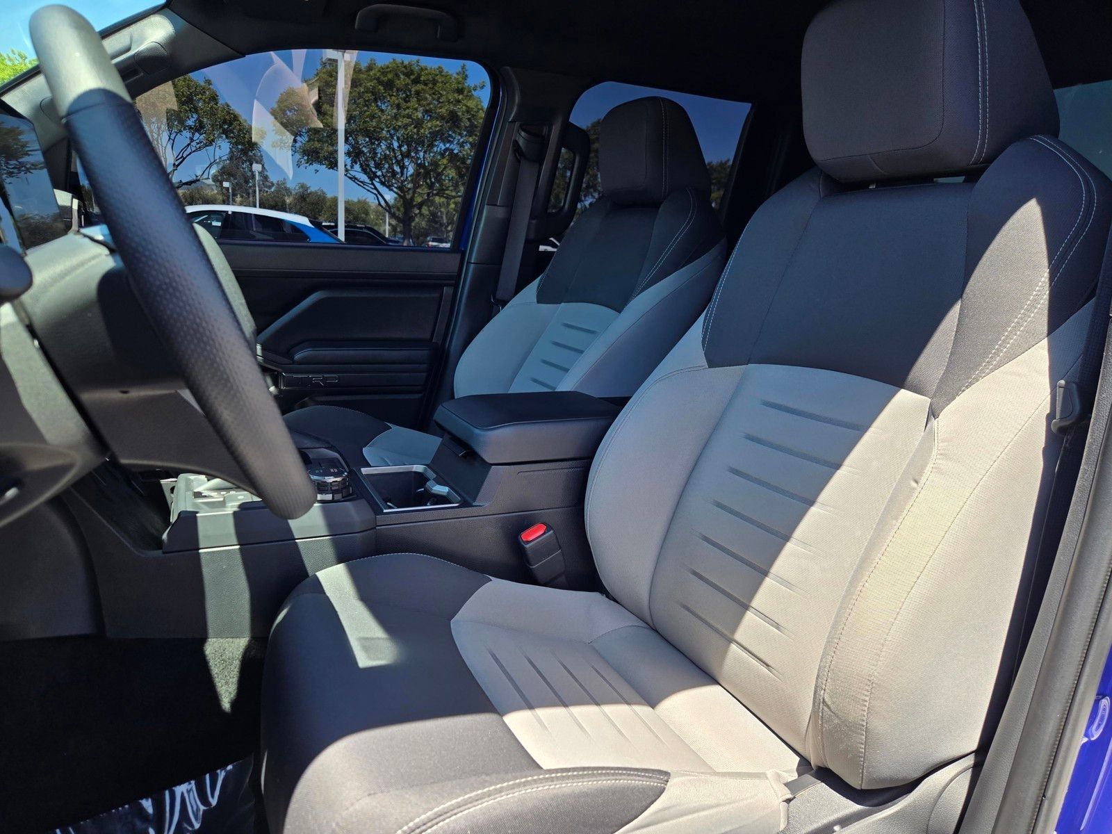 2025 Toyota Tacoma TRD Sport — foto completa 20 de 28