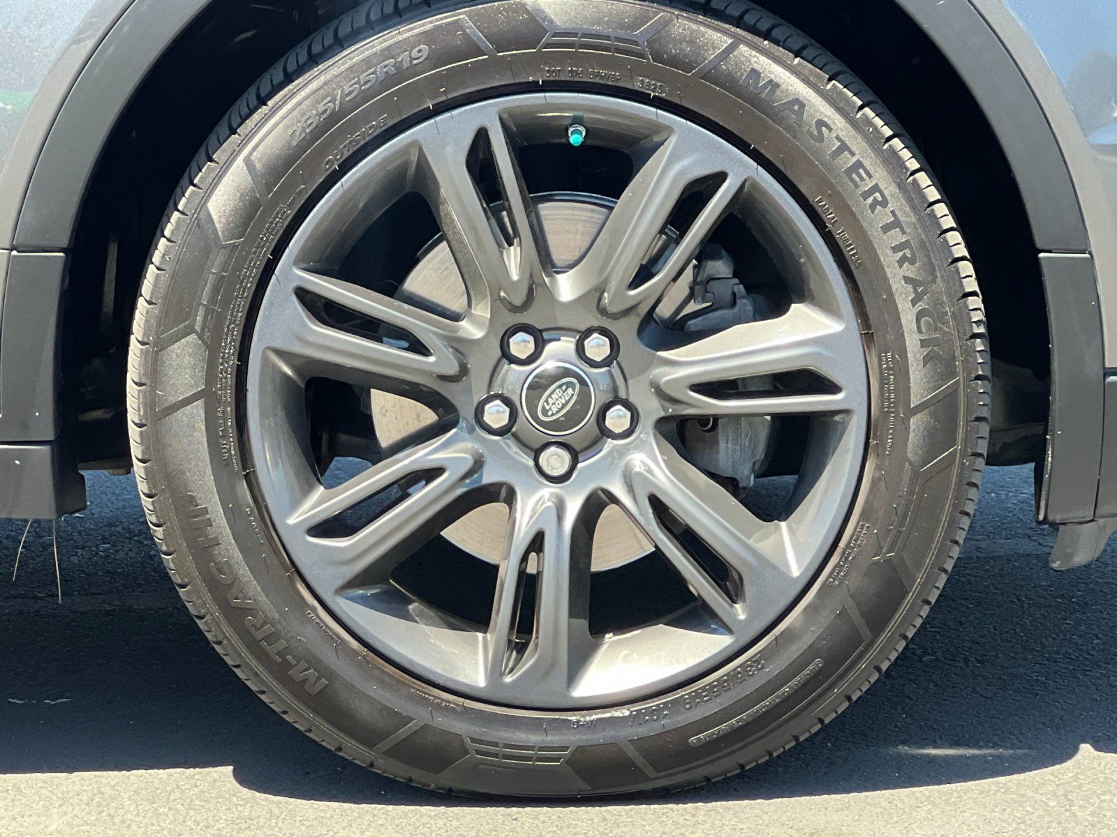 2018 Land Rover Range Rover Evoque Landmark Edition — full photo 25 of 28