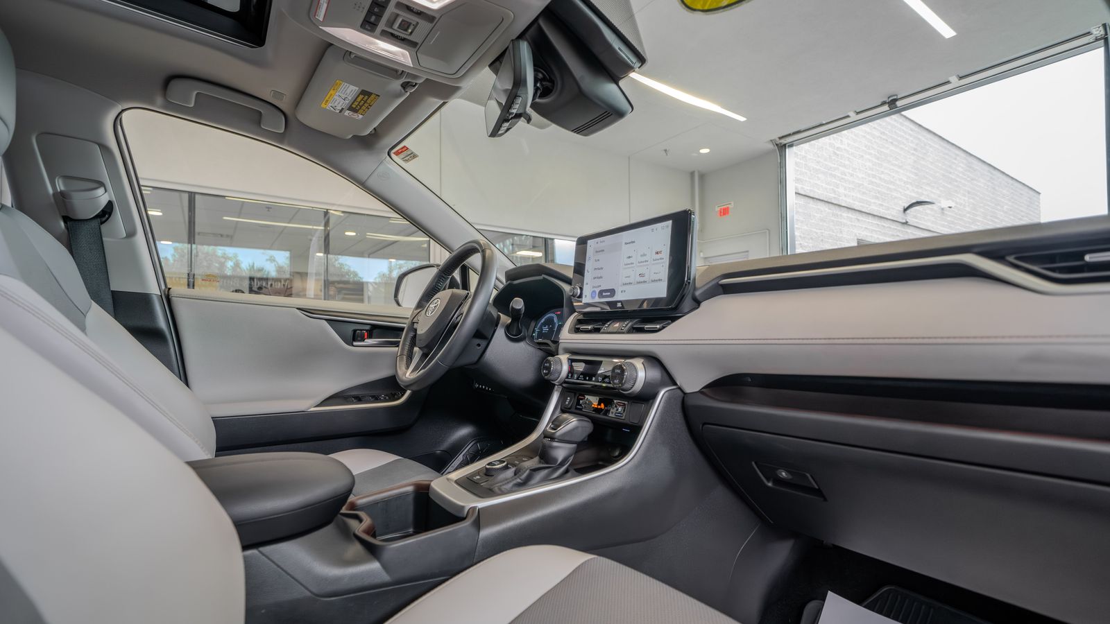 2024 Toyota RAV4 Hybrid Limited — foto completa 17 de 35