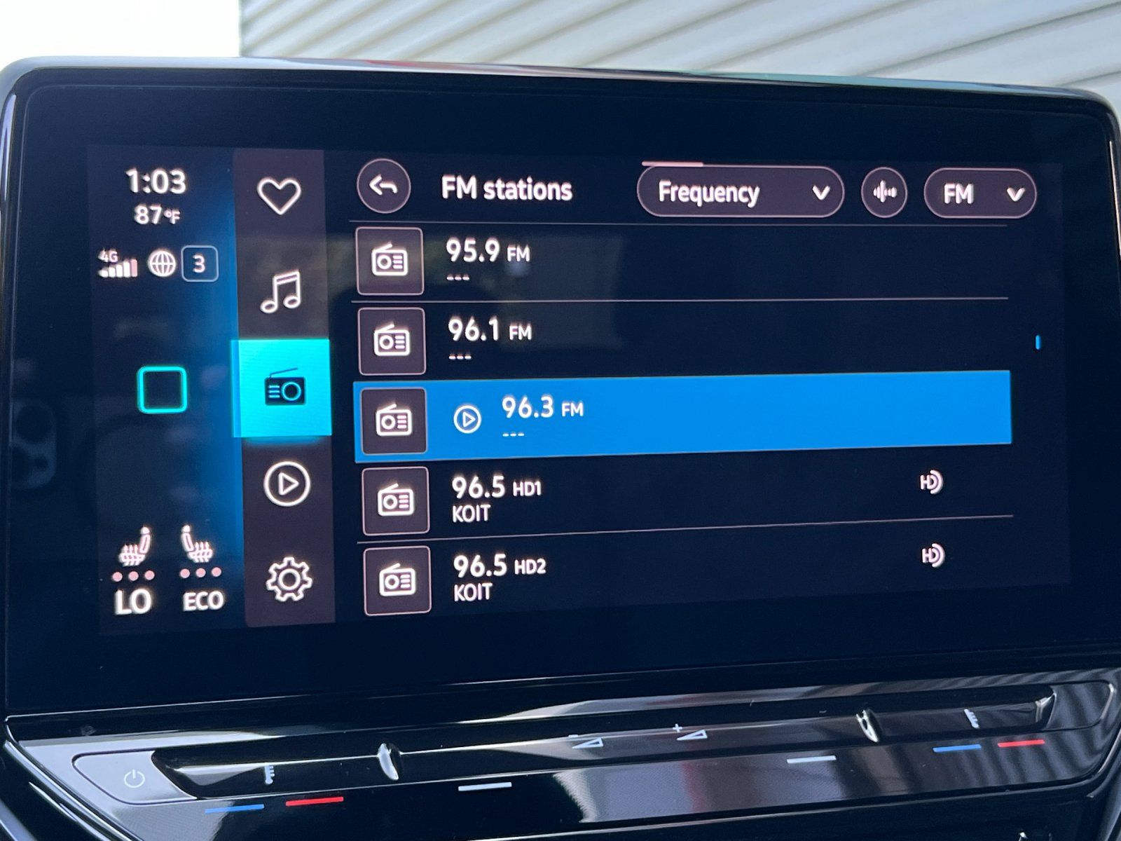 2022 Volkswagen ID.4 Pro — foto completa 18 de 28