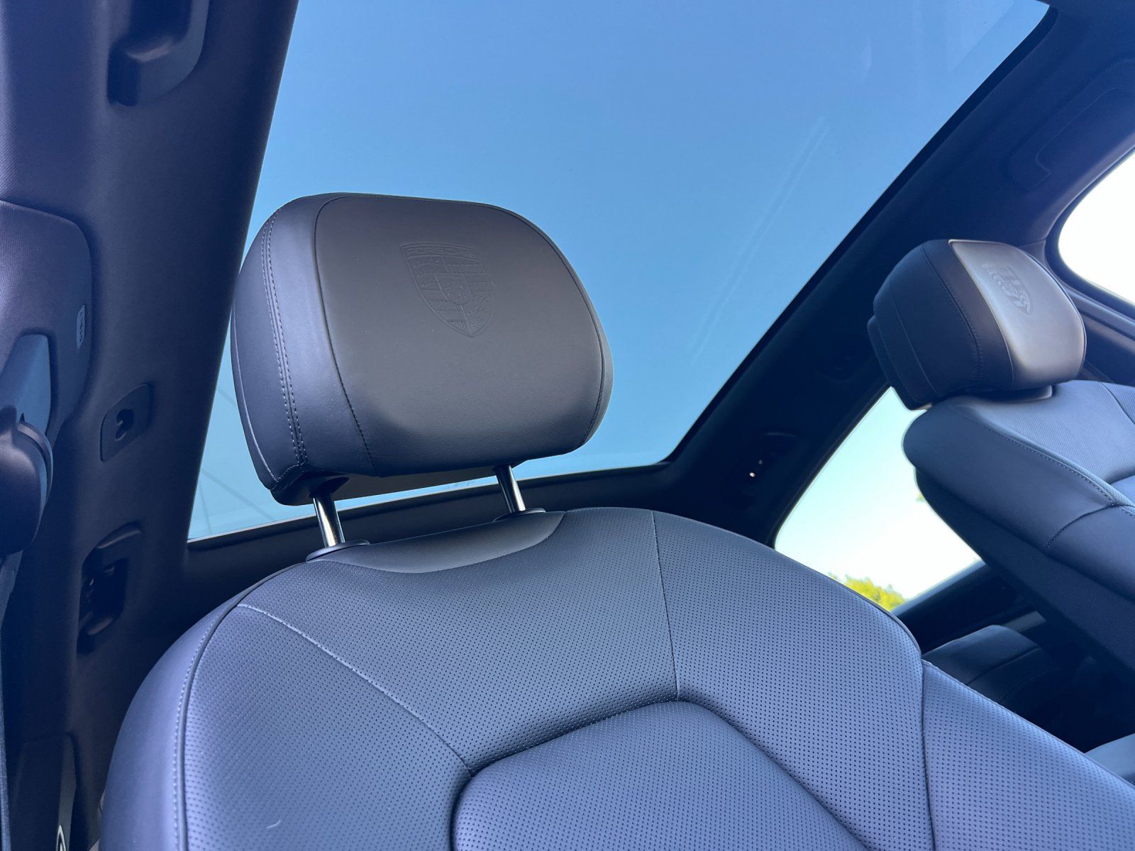 2026 Porsche Cayenne Coupe Base — full photo 17 of 29