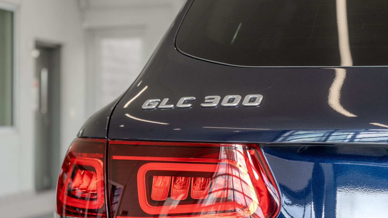 2022 Mercedes-Benz GLC GLC 300 — full photo 22 of 35