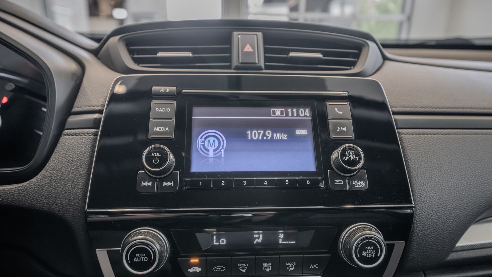 2019 Honda CR-V LX — full photo 20 of 33