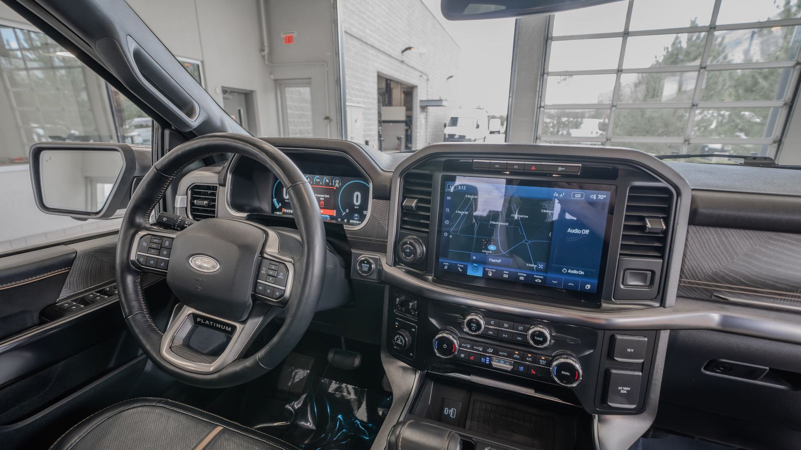 2022 Ford F-150 Platinum — full photo 19 of 33