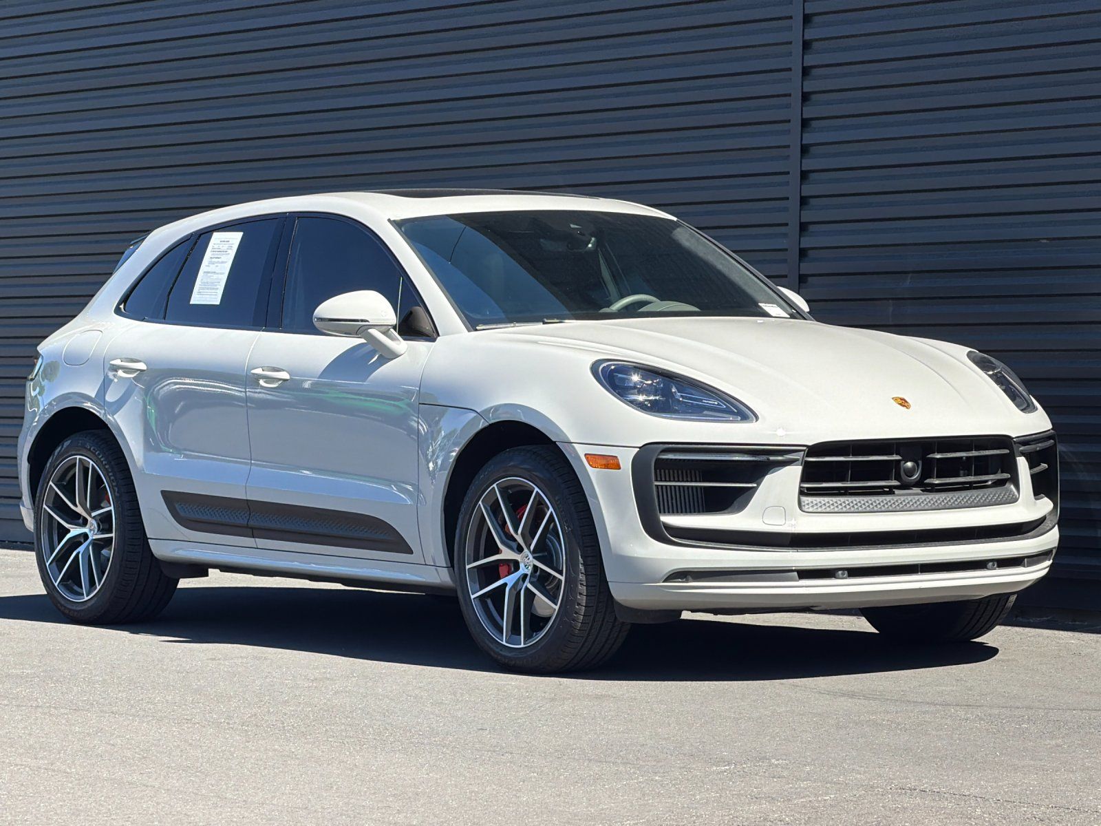 2023 Porsche Macan S — full photo 10 of 28