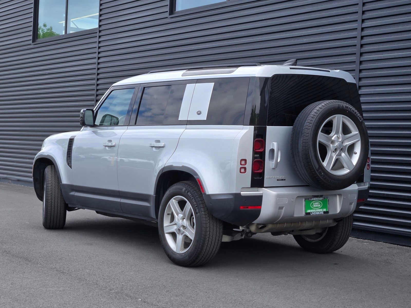 2020 Land Rover Defender 110 SE — foto completa 4 de 45