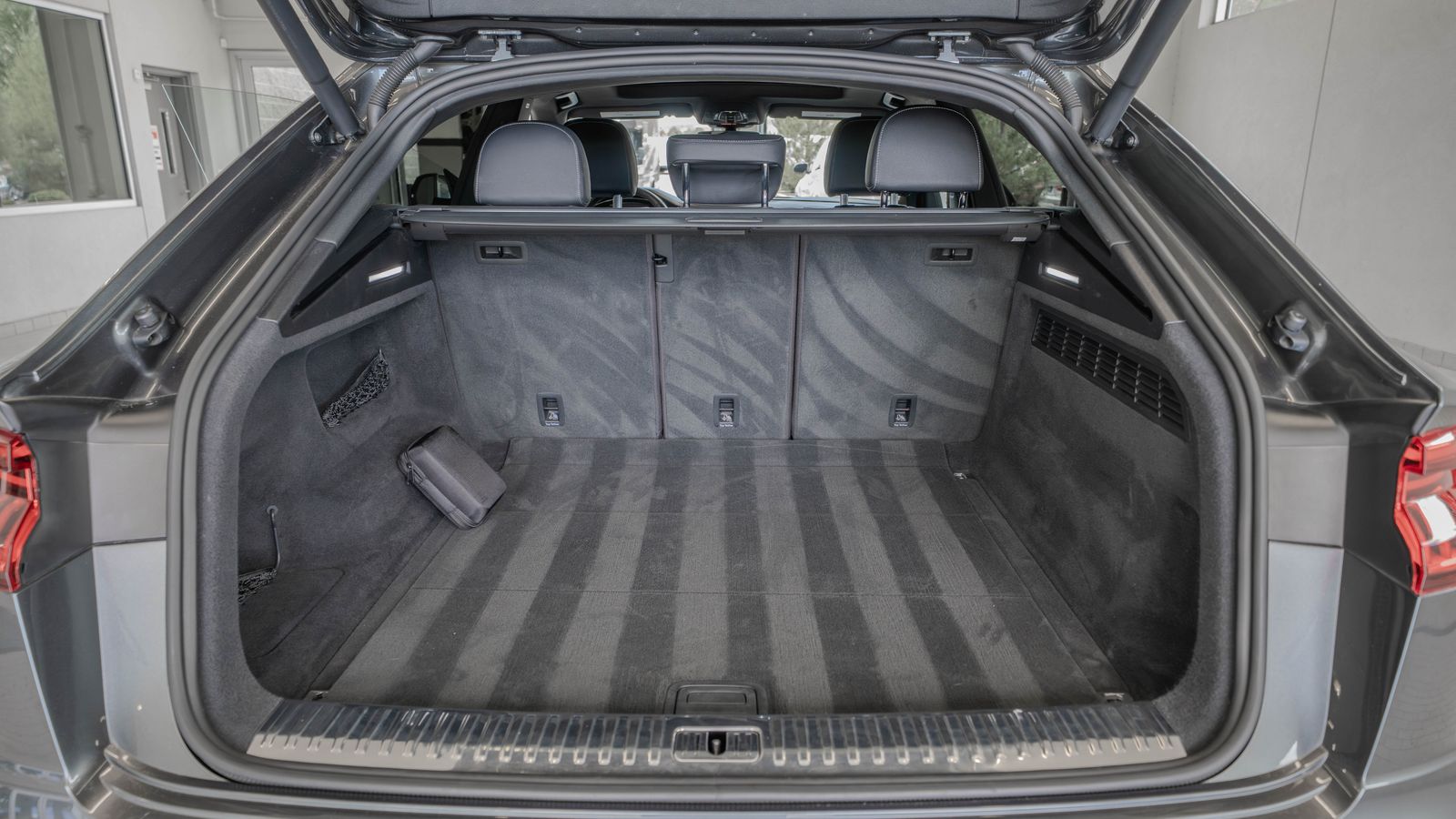 2020 Audi Q8 55 Premium Plus — full photo 33 of 34