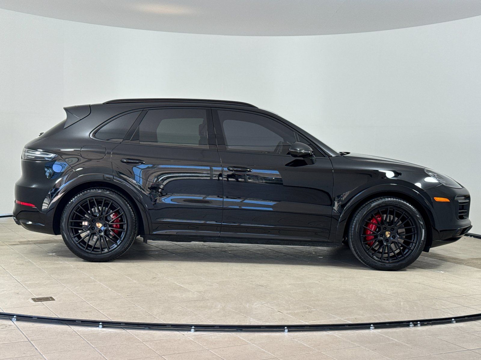 2023 Porsche Cayenne GTS — foto completa 9 de 29