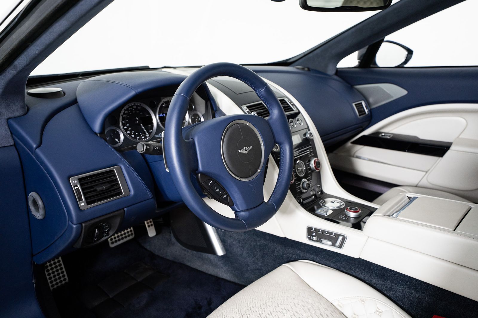 2018 Aston Martin Lagonda Taraf — foto completa 43 de 62