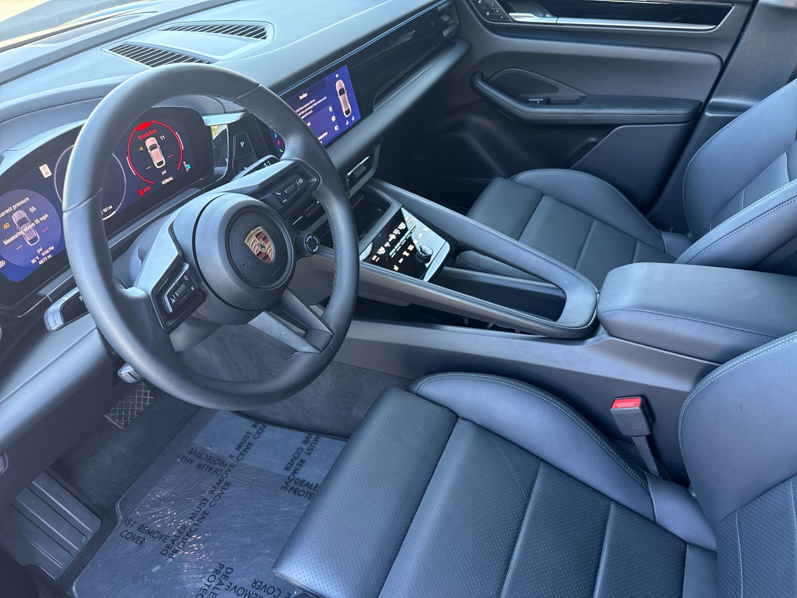 2025 Porsche Macan Electric 4 — foto completa 4 de 28