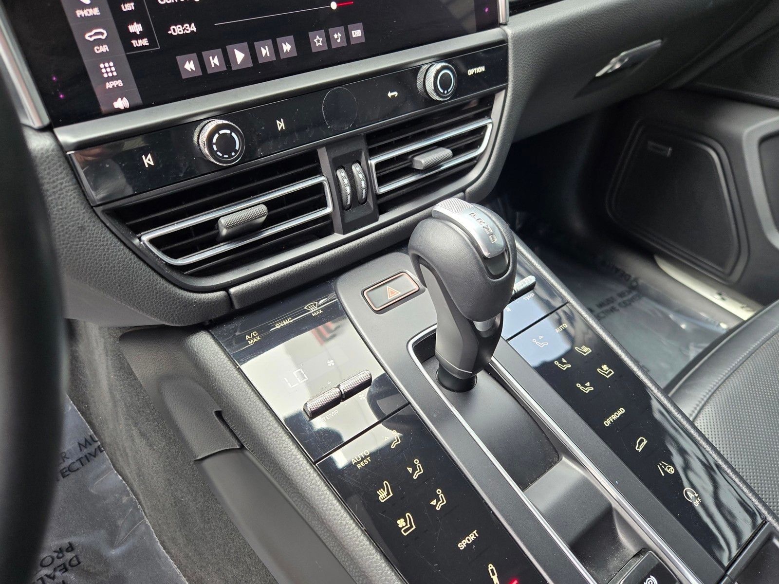 2022 Porsche Macan S — full photo 22 of 45