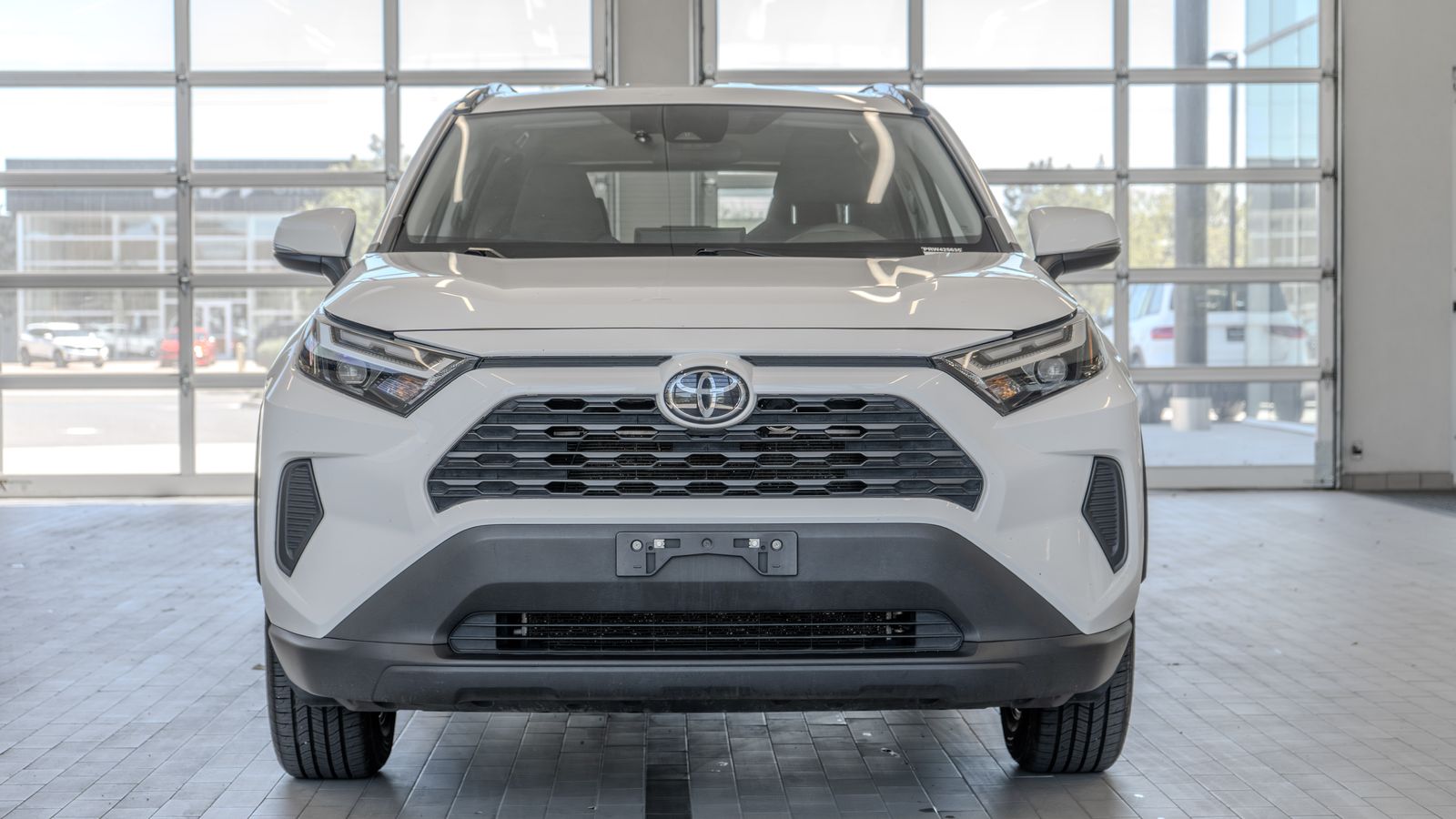2024 Toyota RAV4 XLE — foto completa 11 de 34