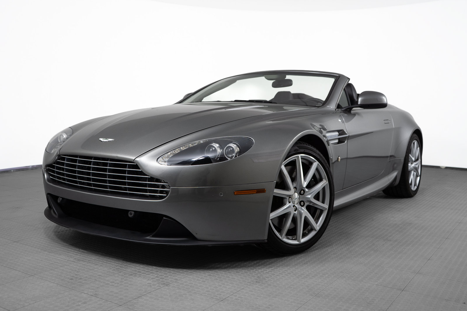 2012 Aston Martin V8 Vantage — photo 1 of 50
