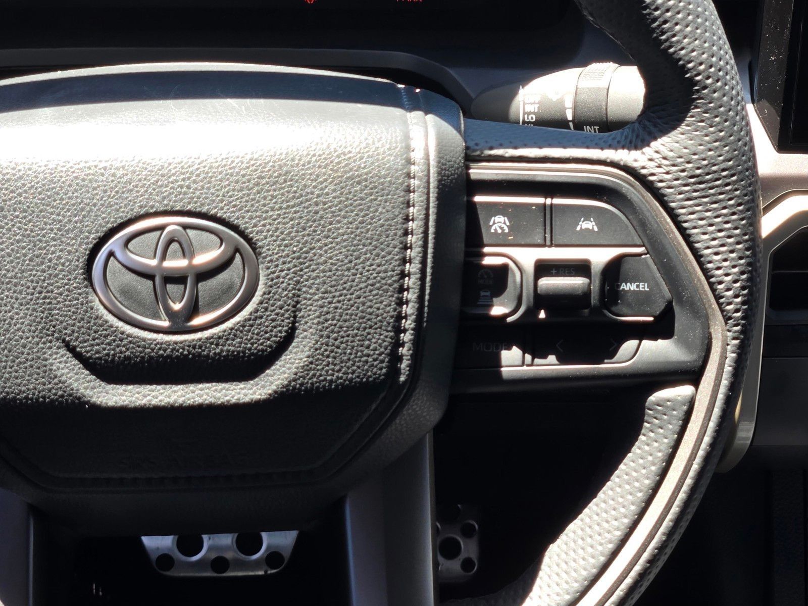 2025 Toyota Tacoma TRD Sport — full photo 16 of 28