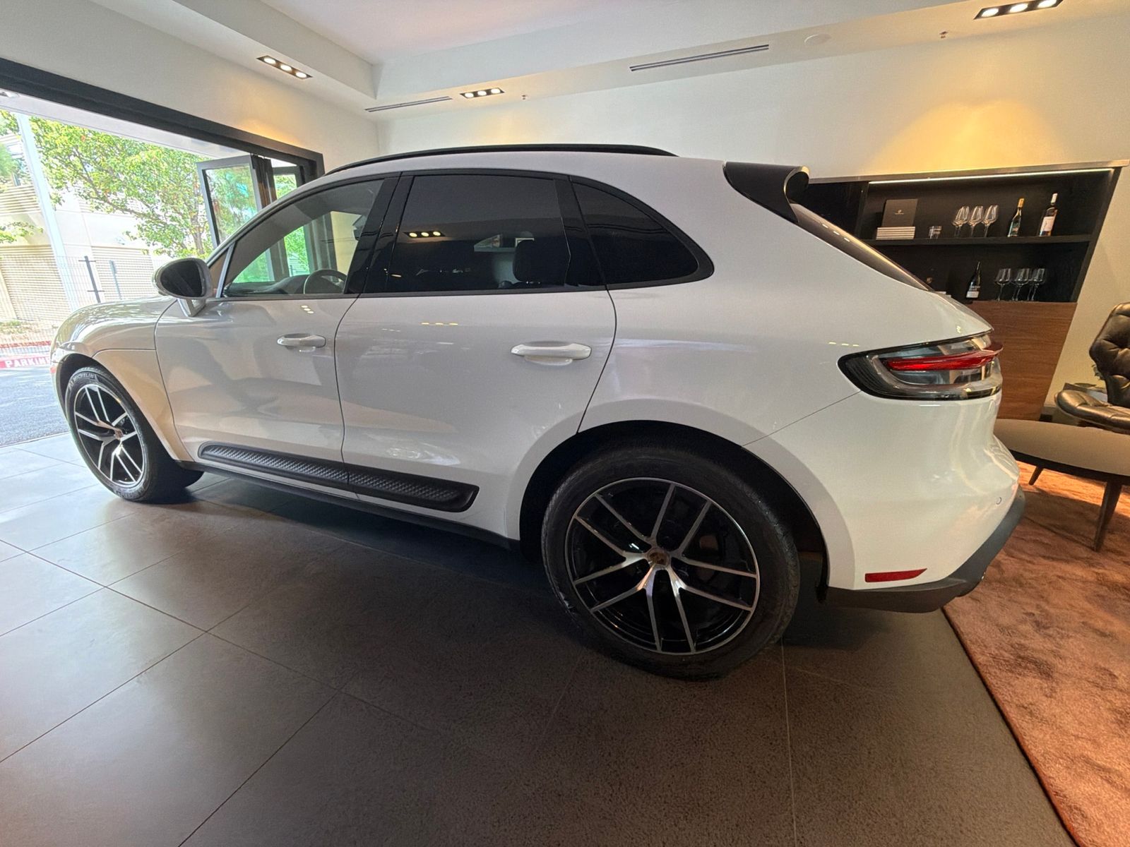 2024 Porsche Macan Base — foto completa 7 de 10