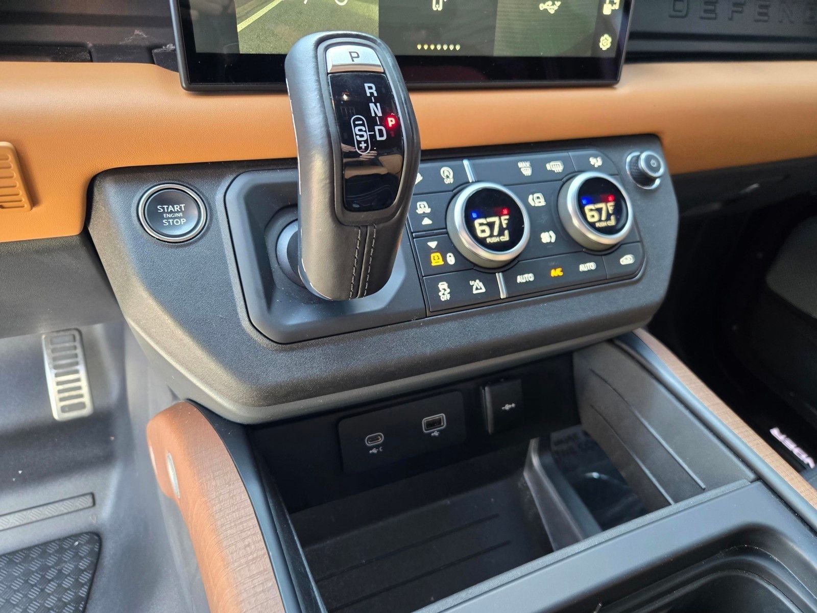 2023 Land Rover Defender 130 X — foto completa 22 de 45