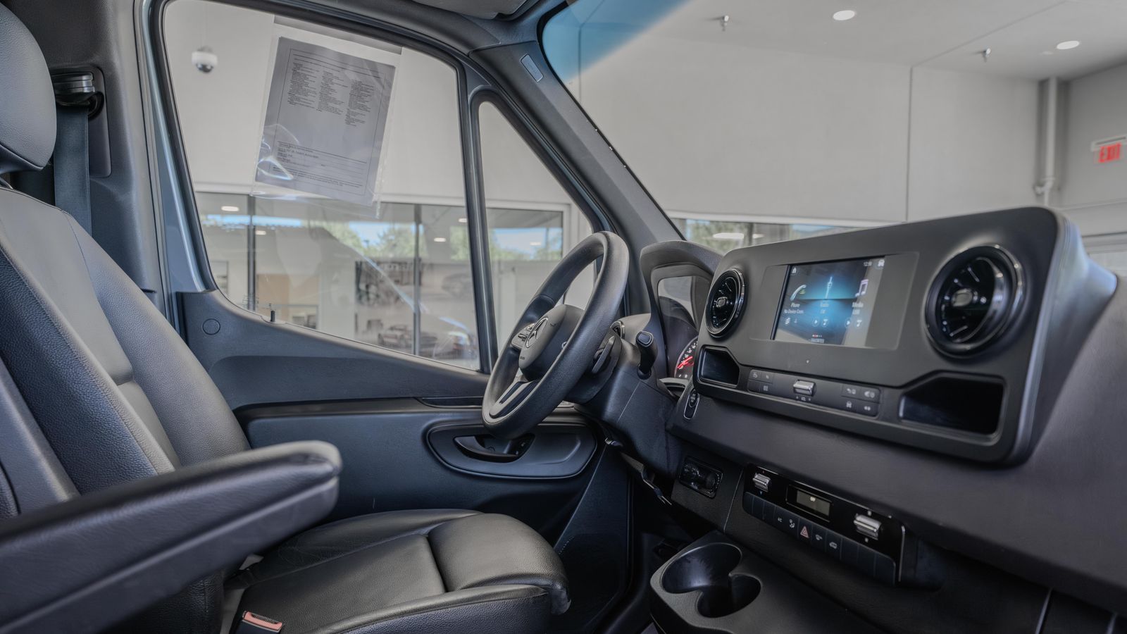 2023 Mercedes-Benz Sprinter 2500 Cargo 144 WB — foto completa 18 de 34